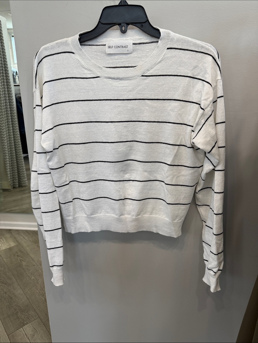 Self Contrast White Crewneck Sweater with Black Stripes